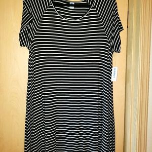 Old Navy black and white cap sleeve dress